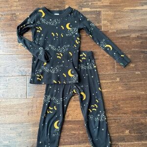 Hanna Andersson Halloween PJs - FLAW - Size 110